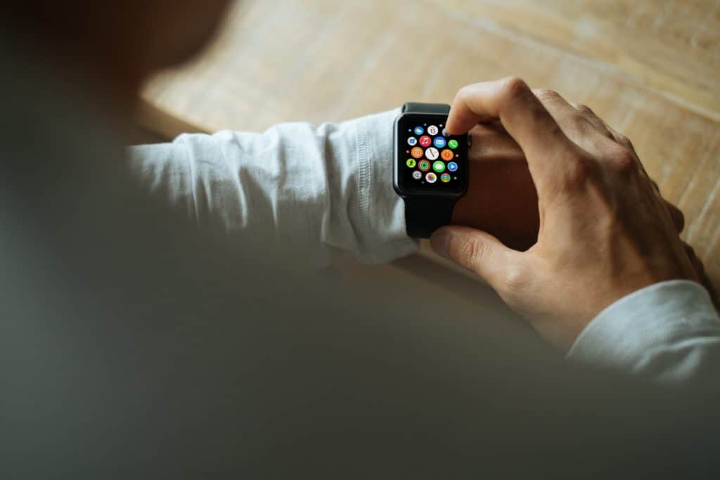 apple watches can now store student Id info